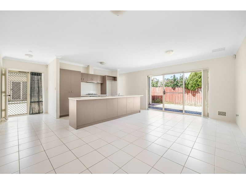 6D Messenger Street, Kelmscott WA 6111