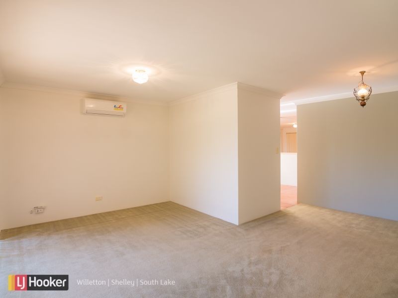 8 Barrul Place, Thornlie WA 6108