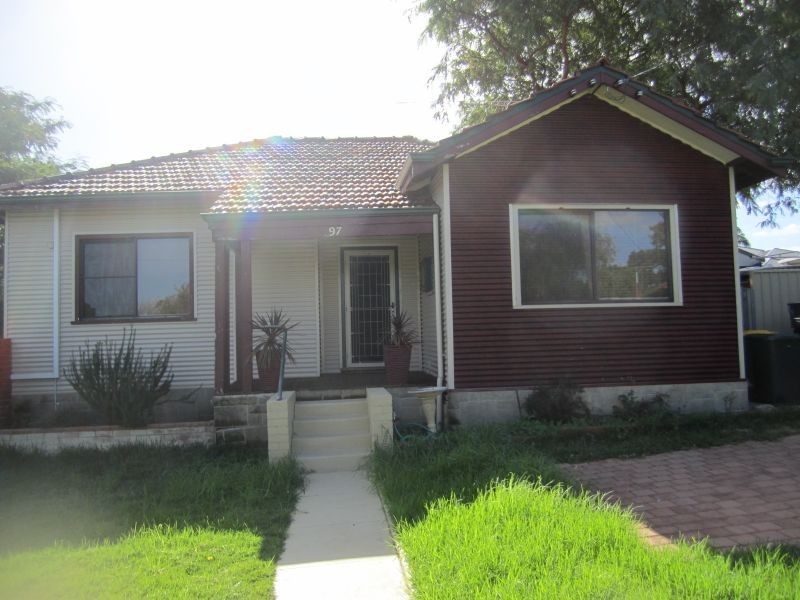 97 Cleopatra Street, Palmyra WA 6157