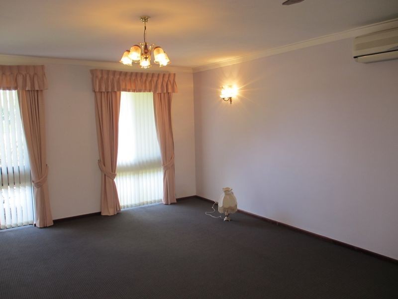 15 Waraker Way, Leeming WA 6149