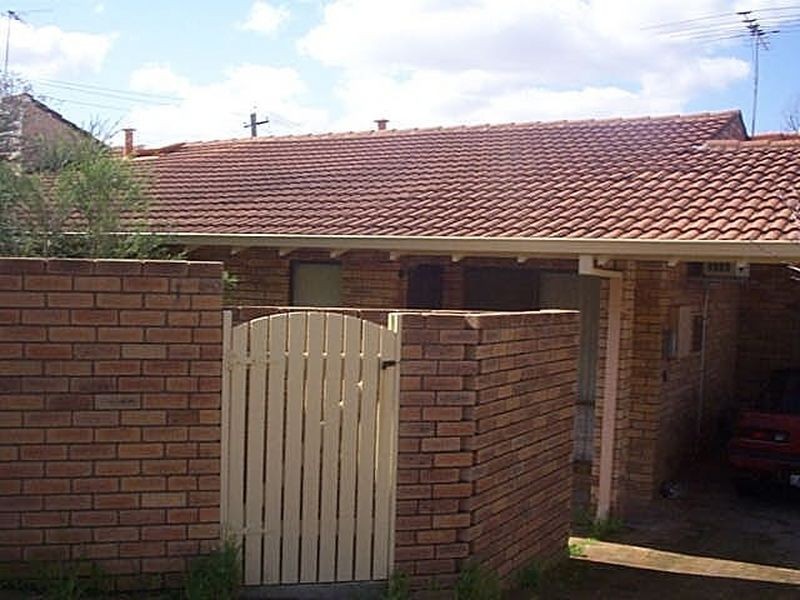 1/2 Axford Street, Como WA 6152