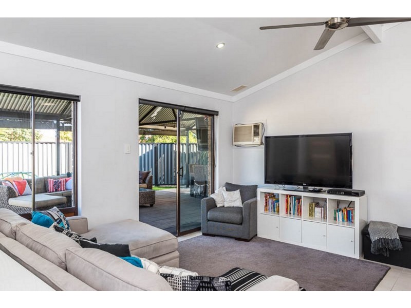 39 Torridon Avenue, Parkwood WA 6147