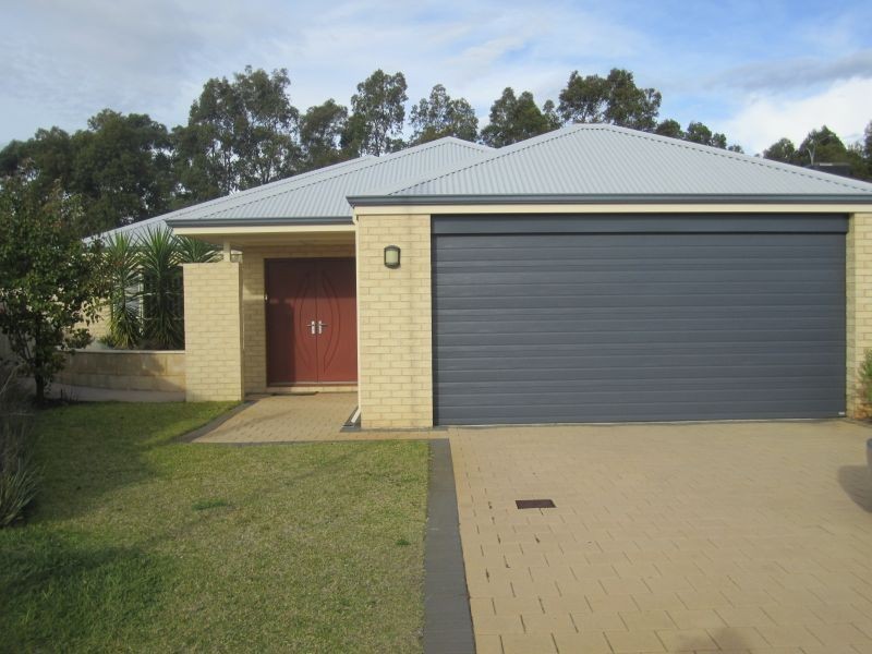 10 Quenda Drive, Canning Vale WA 6155