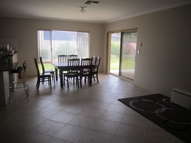 10 Quenda Drive, Canning Vale WA 6155