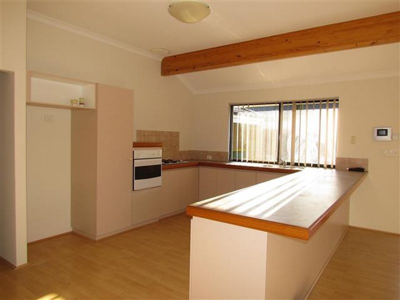 1 Woodhouse Circuit, Canning Vale WA 6155