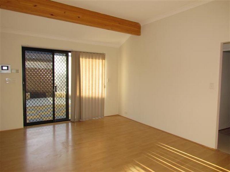 1 Woodhouse Circuit, Canning Vale WA 6155