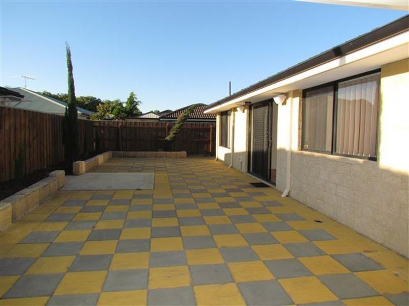 1 Woodhouse Circuit, Canning Vale WA 6155