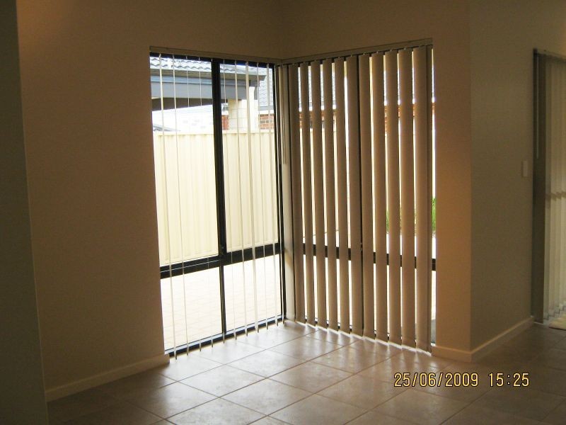 18 Strasbourg Vista, Hocking WA 6065