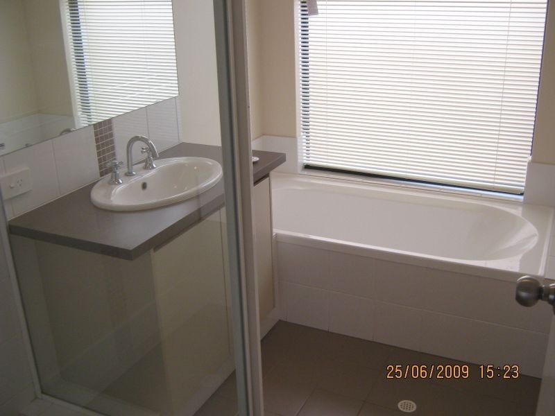 18 Strasbourg Vista, Hocking WA 6065