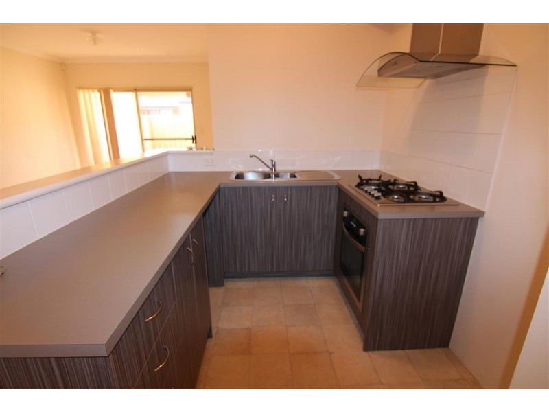 Unit 6/13 Devonshire Terrace, Armadale WA 6112