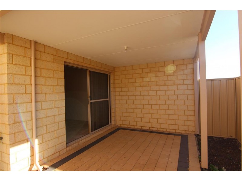 Unit 6/13 Devonshire Terrace, Armadale WA 6112