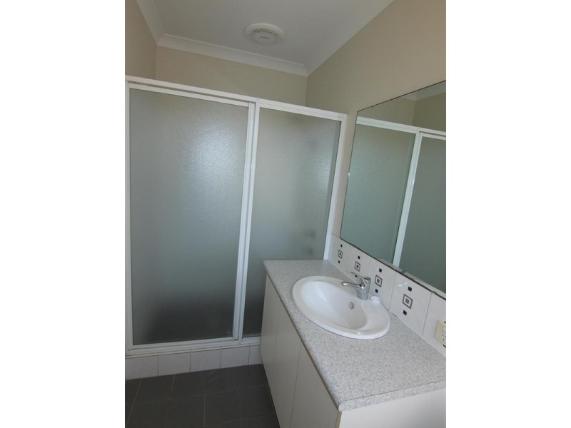 6/2 Hobby Retreat, Queens Park WA 6107