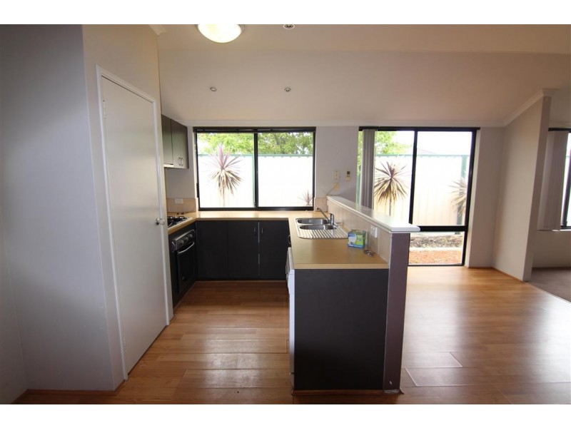 20 Richmond Entrance, Success WA 6164