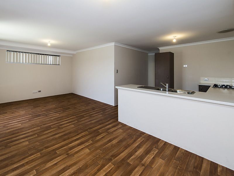 4 Keble Lane, Piara Waters WA 6112