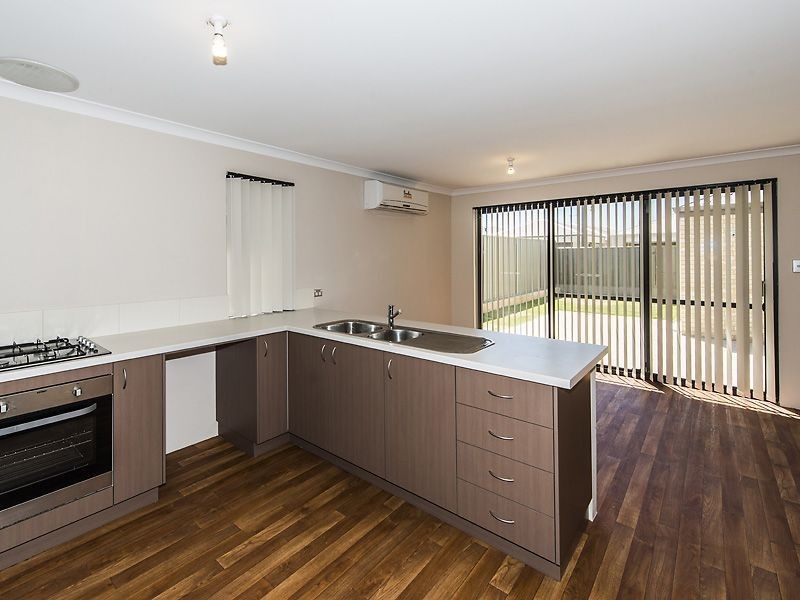 4 Keble Lane, Piara Waters WA 6112