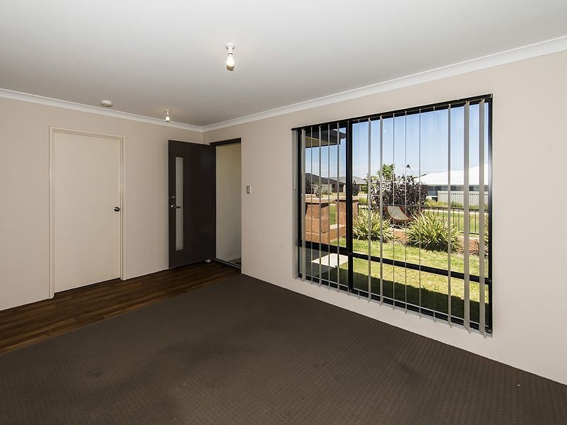 4 Keble Lane, Piara Waters WA 6112