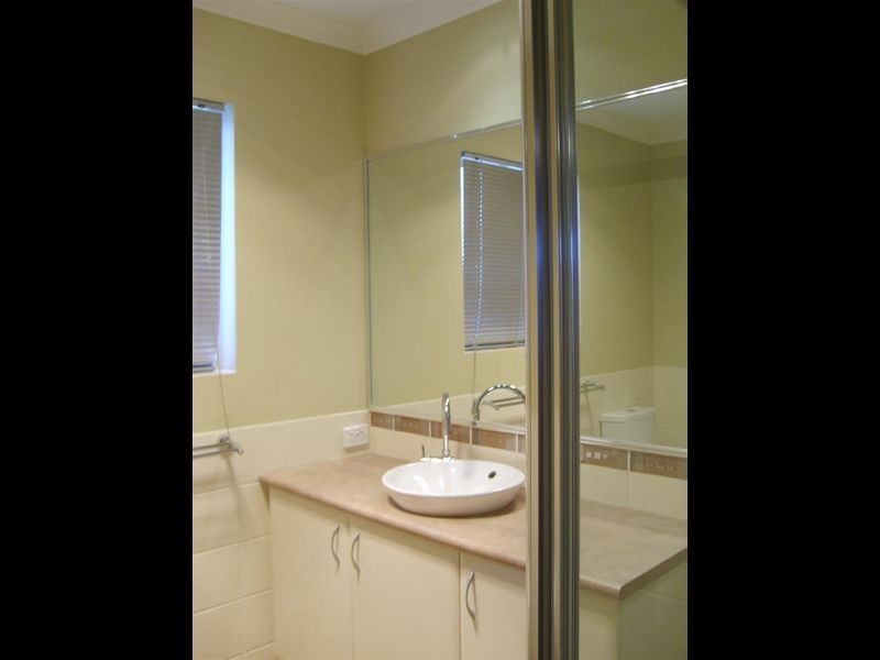 1/6 Batsford Way, Canning Vale WA 6155