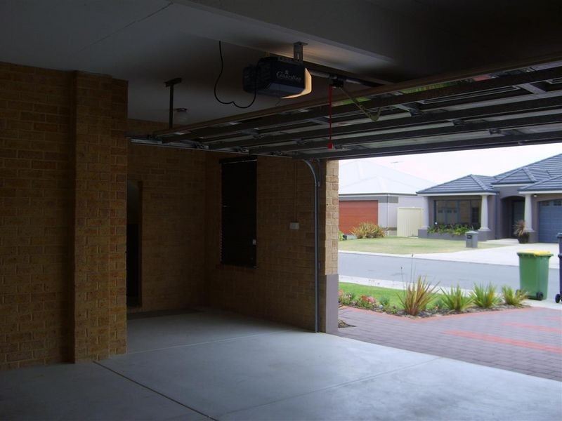 1/6 Batsford Way, Canning Vale WA 6155