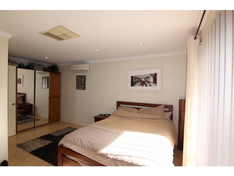 2 McFarlane Close, Willetton WA 6155