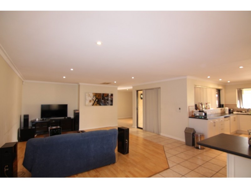2 McFarlane Close, Willetton WA 6155