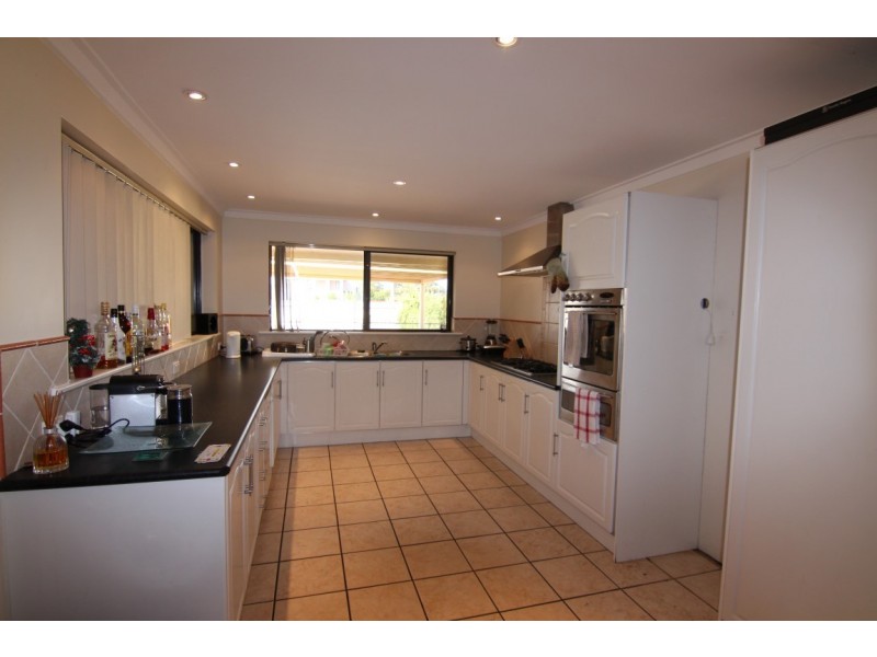 2 McFarlane Close, Willetton WA 6155