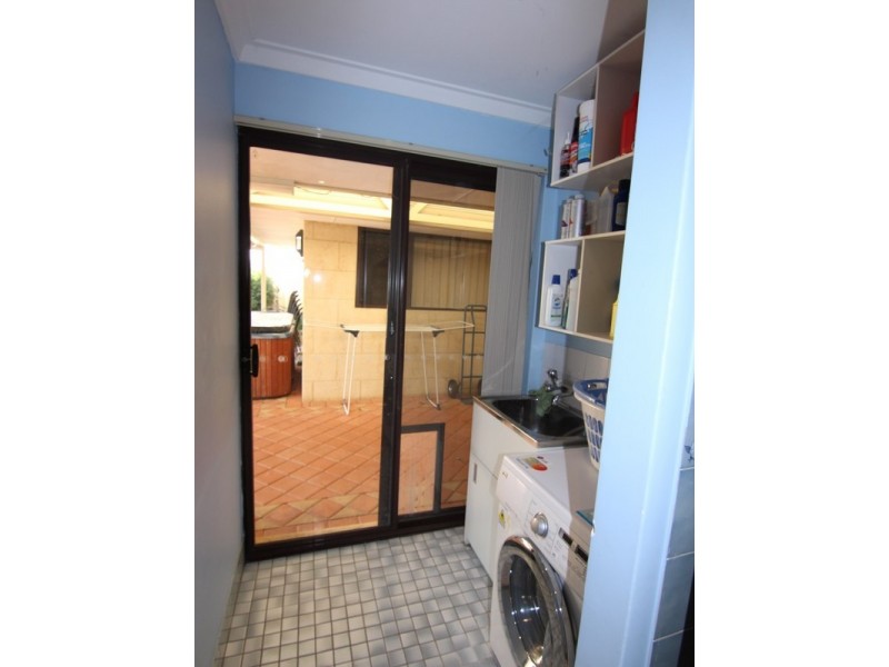 2 McFarlane Close, Willetton WA 6155