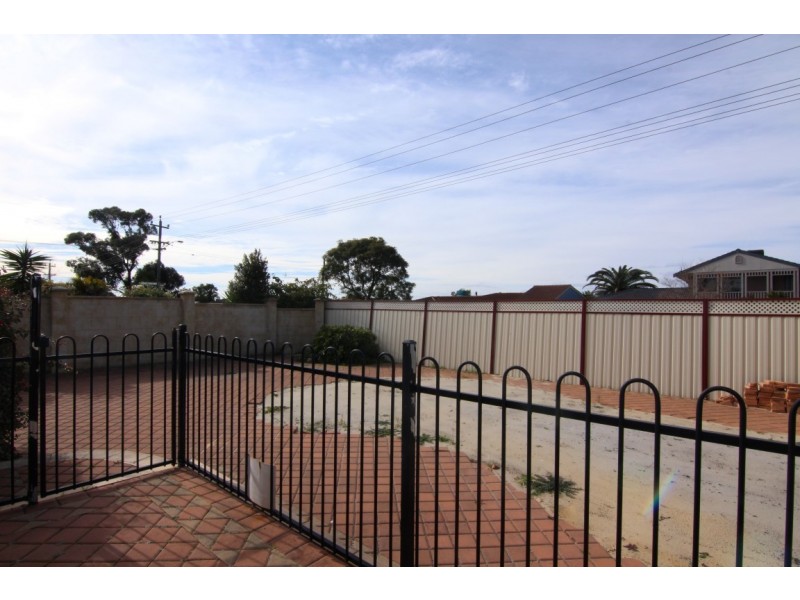 2 McFarlane Close, Willetton WA 6155