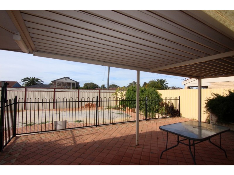 2 McFarlane Close, Willetton WA 6155