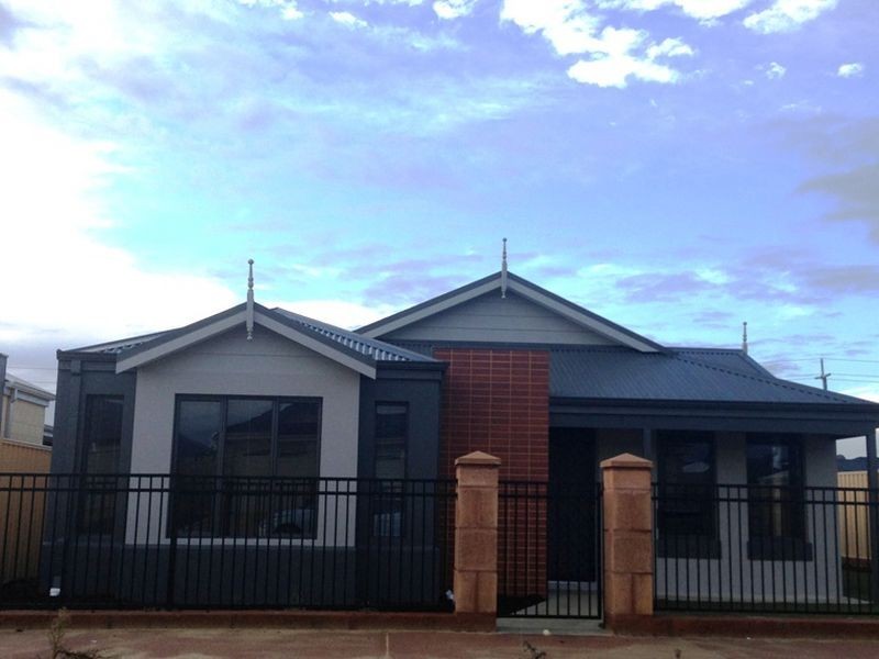 12 Willis Street, Hammond Park WA 6164