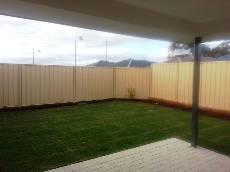 12 Willis Street, Hammond Park WA 6164