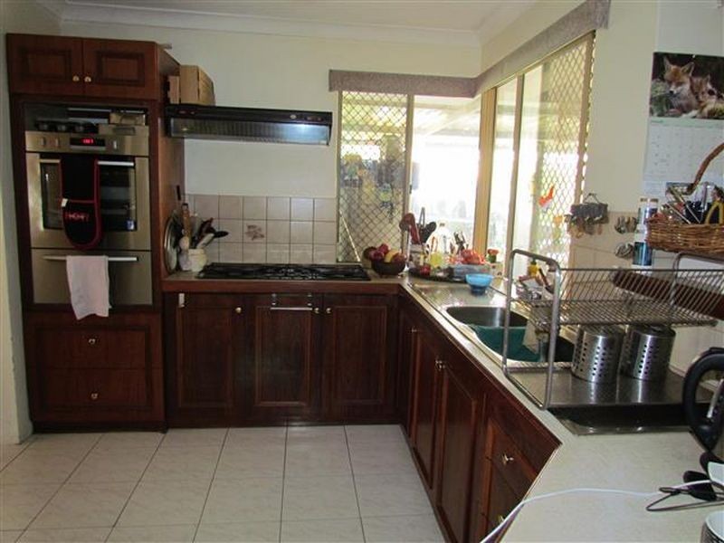 17 Bambil Place, Parkwood WA 6147