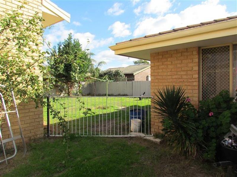 17 Bambil Place, Parkwood WA 6147