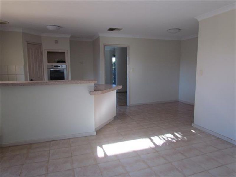 2 Tippett Court, Willetton WA 6155