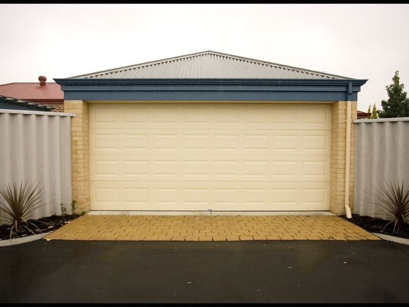 12a Peplar Avenue, Salter Point WA 6152