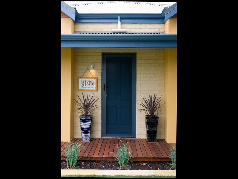 12a Peplar Avenue, Salter Point WA 6152