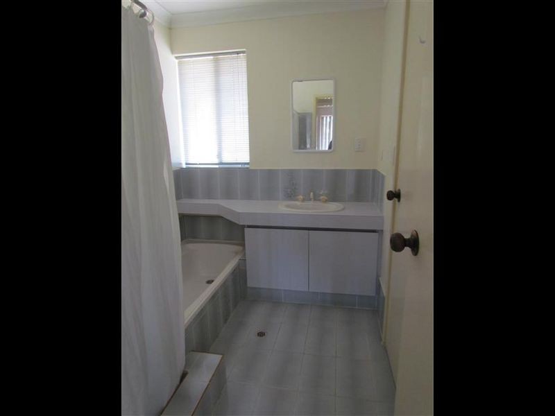 16a Camelot Court, Thornlie WA 6108