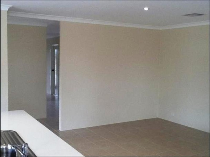 23 Southampton Drive, Piara Waters WA 6112