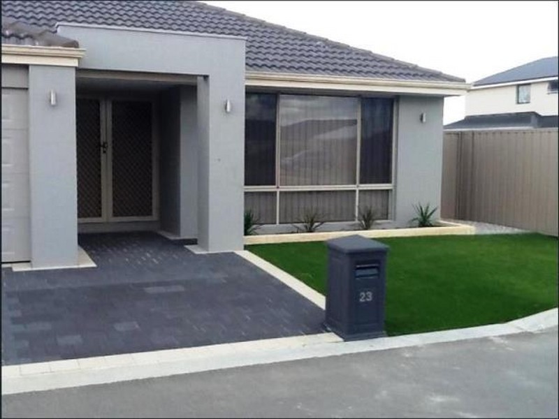 23 Southampton Drive, Piara Waters WA 6112