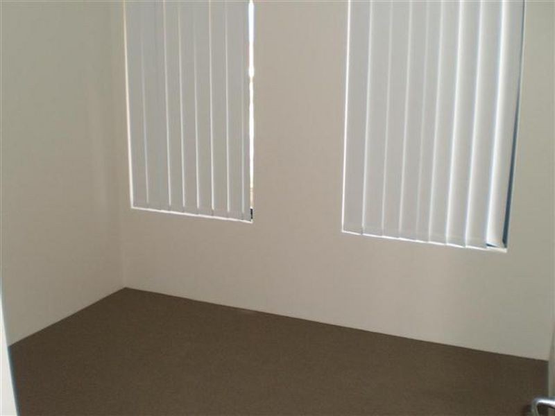 1/33 Banyard Avenue, Kelmscott WA 6111