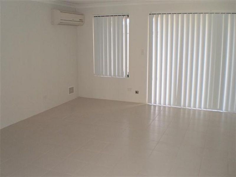 1/33 Banyard Avenue, Kelmscott WA 6111