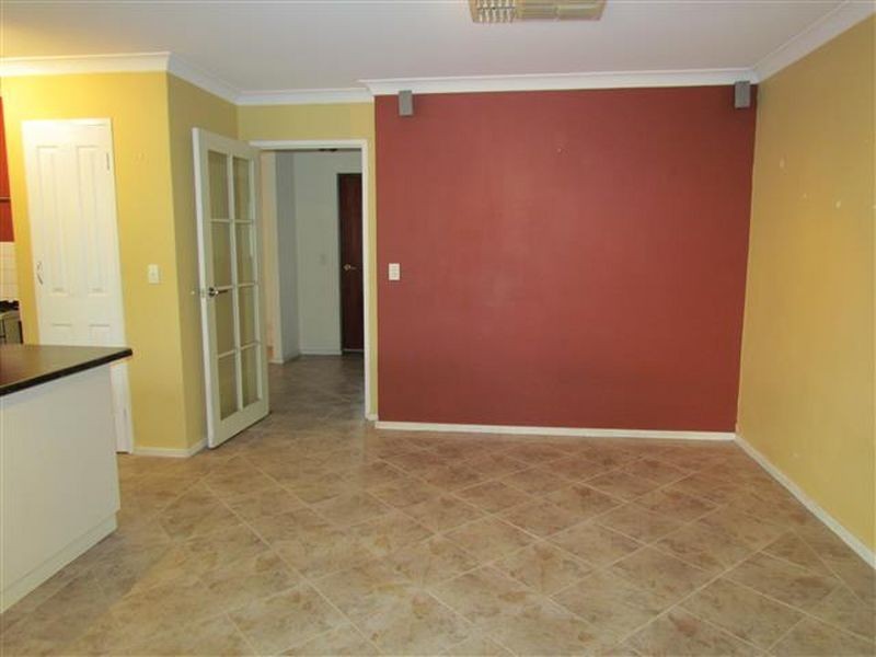 10 Regal Drive, Thornlie WA 6108