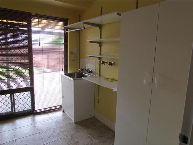 10 Regal Drive, Thornlie WA 6108