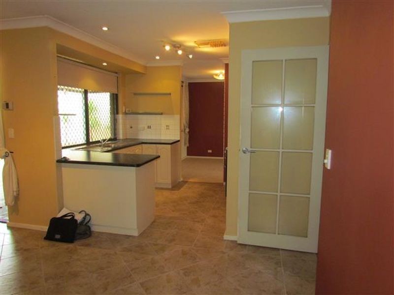 10 Regal Drive, Thornlie WA 6108