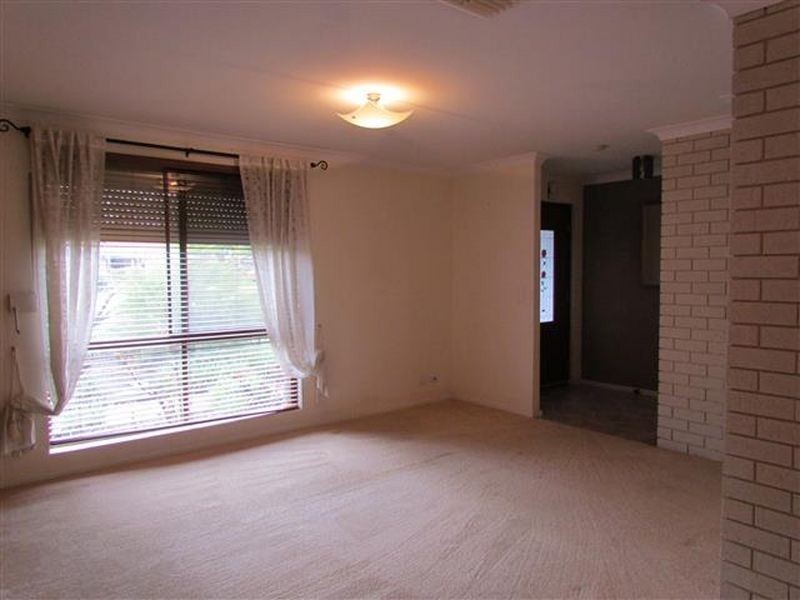 10 Regal Drive, Thornlie WA 6108