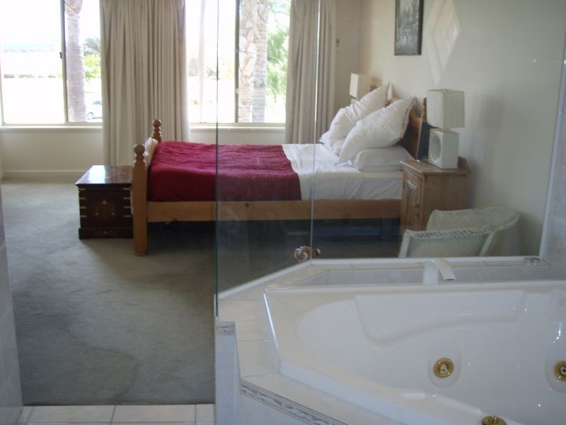 283 Riverton Drive, Shelley WA 6148