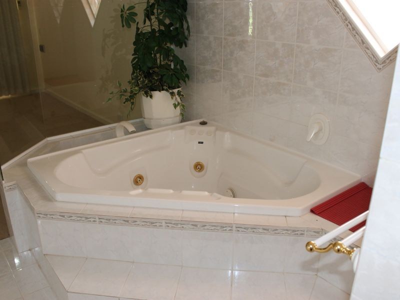 283 Riverton Drive, Shelley WA 6148