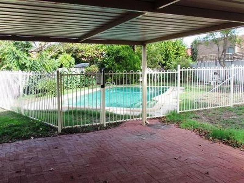 18 Upland Gardens, Willetton WA 6155