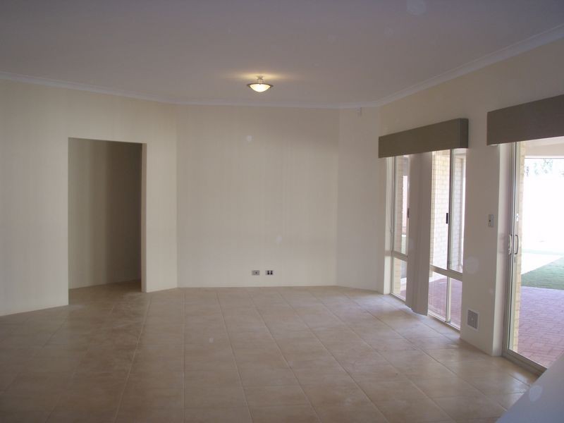 16 Quenda Drive, Canning Vale WA 6155