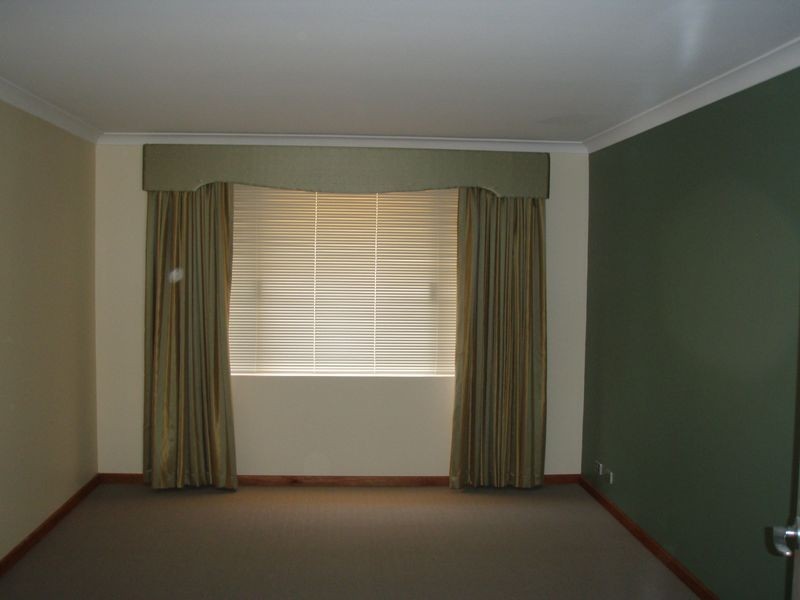 16 Quenda Drive, Canning Vale WA 6155