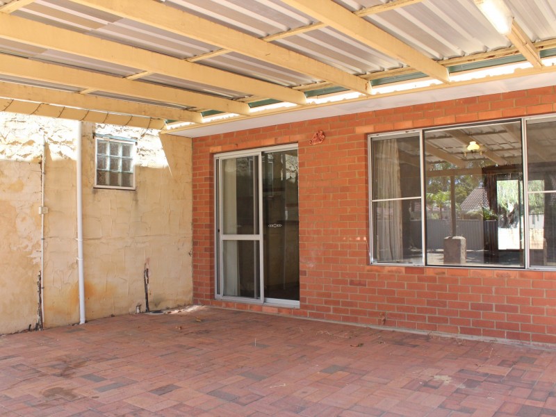 26 Tudor Avenue, Shelley WA 6148